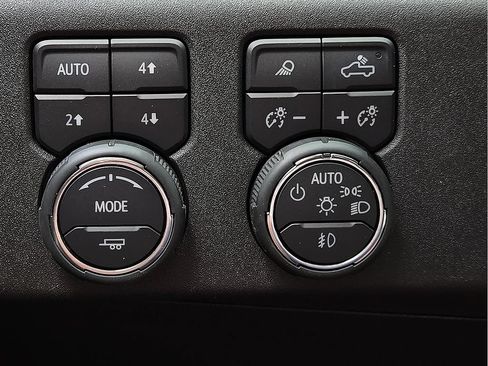 Used 2025 Chevrolet Silverado 1500 RST AWD/4WD image 17