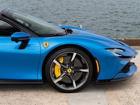 Used 2024 Ferrari SF90 Spider AWD/4WD image 25