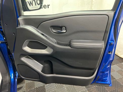 Used 2024 Nissan Frontier SV w/ Technology Package image 11