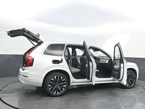 New 2026 Volvo XC90 B6 Ultra image 39