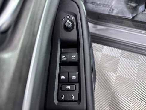 Used 2023 Jeep Grand Cherokee L Limited w/ Black Appearance Package image 24