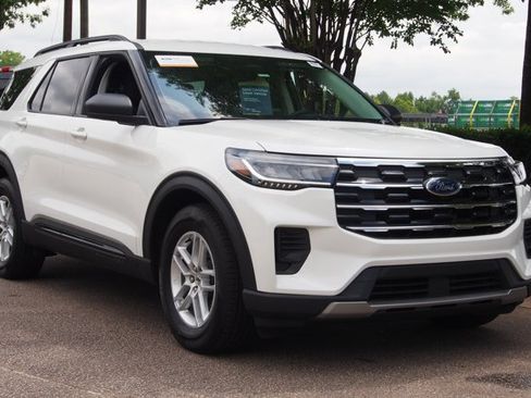 Certified 2026 Ford Explorer Active RWD image 1