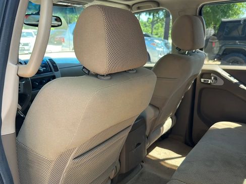 Used 2005 Nissan Frontier LE w/ (J01) Sunroof Pkg RWD image 14