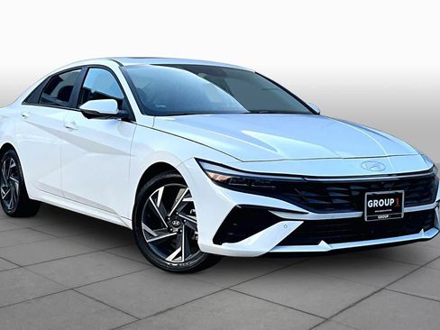 Used 2024 Hyundai Elantra Limited FWD image 3