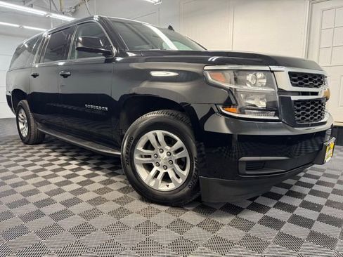 Used 2019 Chevrolet Suburban LT image 1