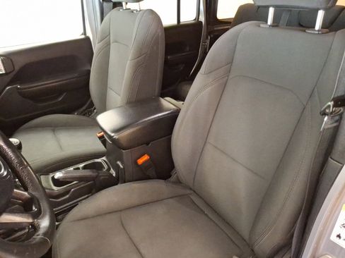 Used 2018 Jeep Wrangler Unlimited Sport S image 14