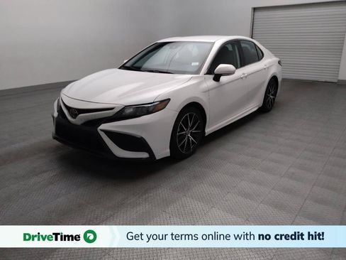 Used 2023 Toyota Camry SE FWD image 1