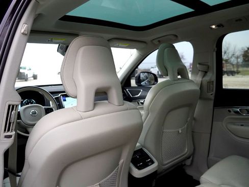 Used 2020 Volvo XC90 T5 Momentum w/ Protection Package Premier image 27