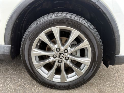 Used 2017 Toyota RAV4 Limited AWD/4WD image 22