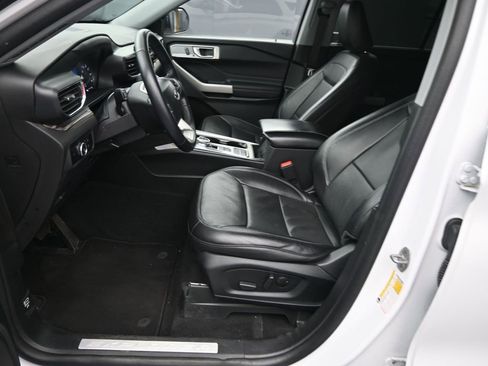 Used 2023 Ford Explorer Limited image 20