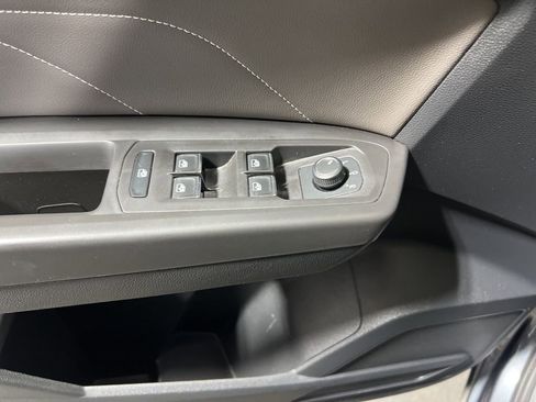 Certified 2023 Volkswagen Atlas Cross Sport SE image 36