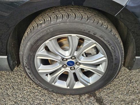 Used 2022 Ford Edge Titanium w/ Equipment Group 301A image 9