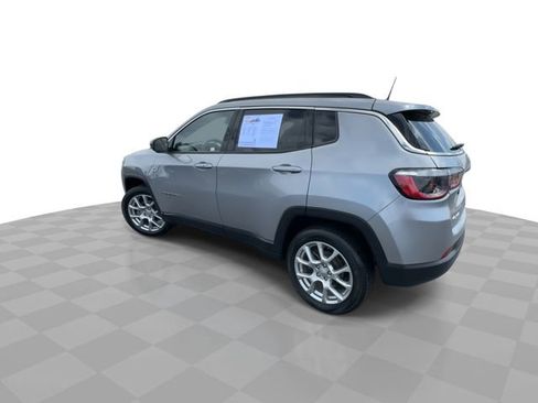 Used 2022 Jeep Compass Latitude w/ Sun and Sound Group image 6