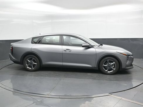 Used 2025 Kia K4 FWD image 4