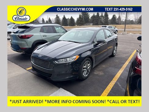 Used 2014 Ford Fusion SE image 1