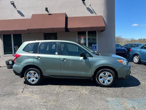 Used 2014 Subaru Forester 2.5i image 4