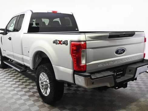 Used 2018 Ford F250 XLT w/ XLT Value Package image 3