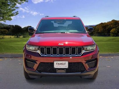 New 2024 Jeep Grand Cherokee Laredo X w/ Trailer Tow Package