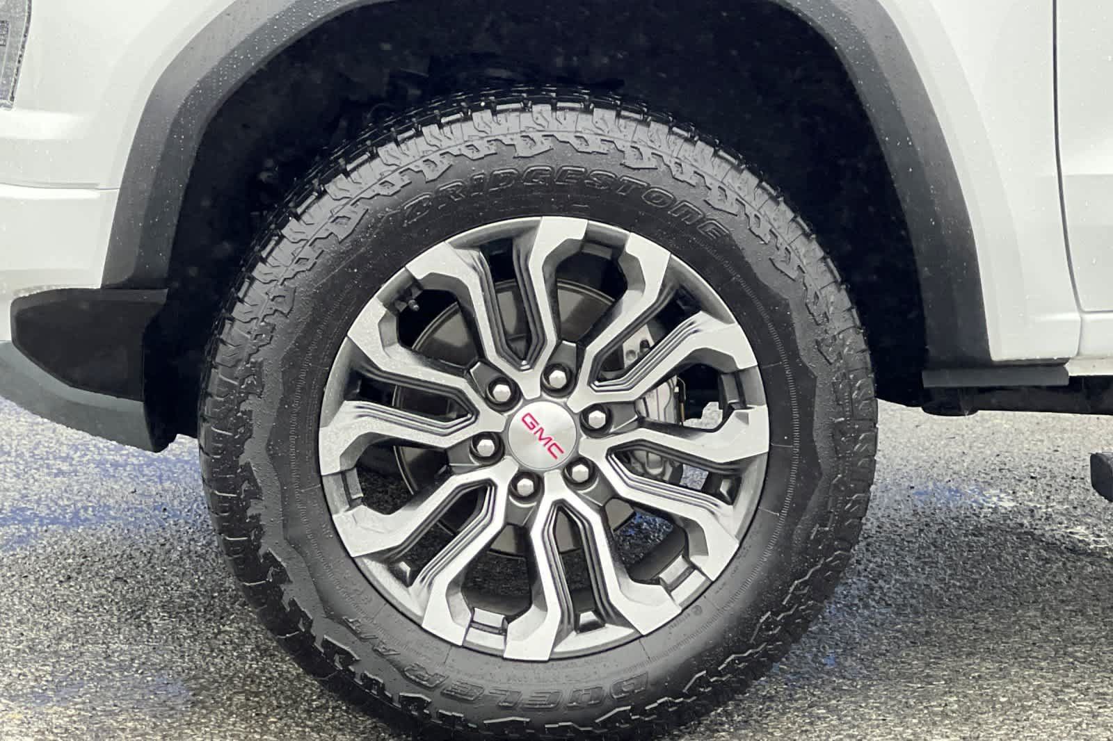 Used 2024 GMC Canyon Denali AWD/4WD image 28
