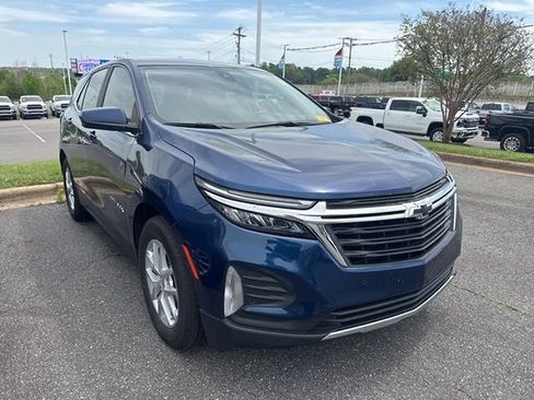 Used 2022 Chevrolet Equinox LT image 3