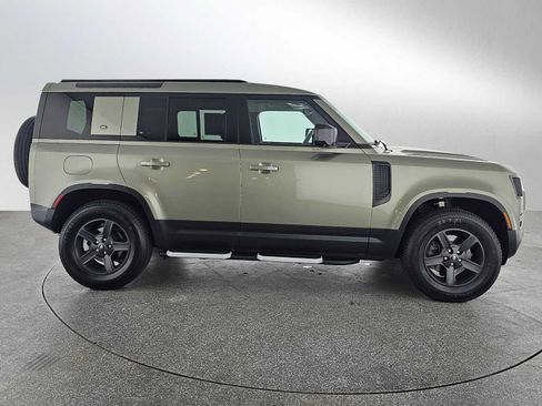 Used 2023 Land Rover Defender 110 image 6