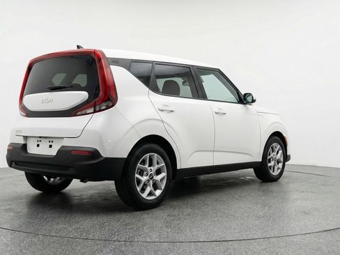 Used 2025 Kia Soul LX w/ LX Technology Package image 9