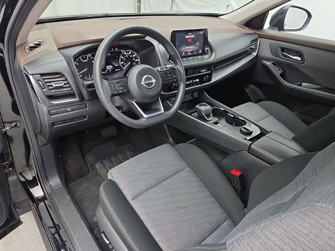 Used 2023 Nissan Rogue SV image 10