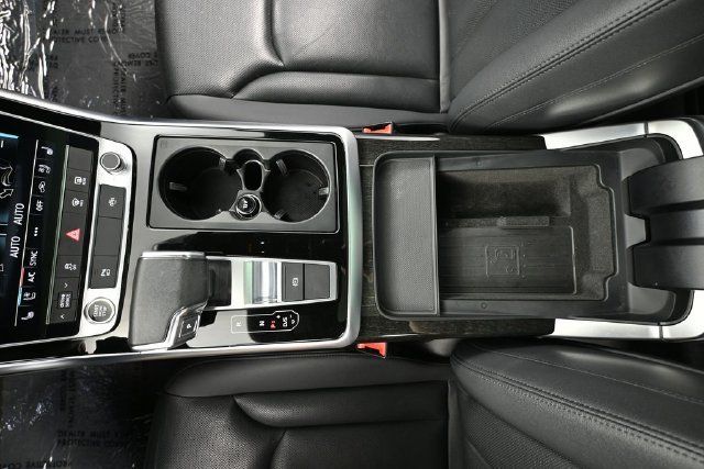 Used 2022 Audi Q7 3.0T Premium Plus AWD/4WD image 29
