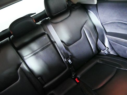 Used 2018 Jeep Compass Limited w/ Safe & Security Group AWD/4WD image 14