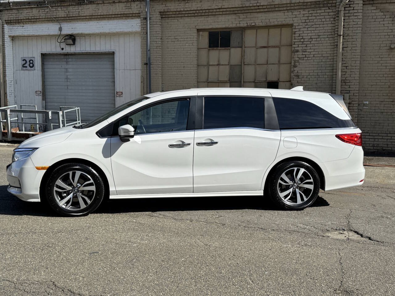 Used 2023 Honda Odyssey Touring image 5