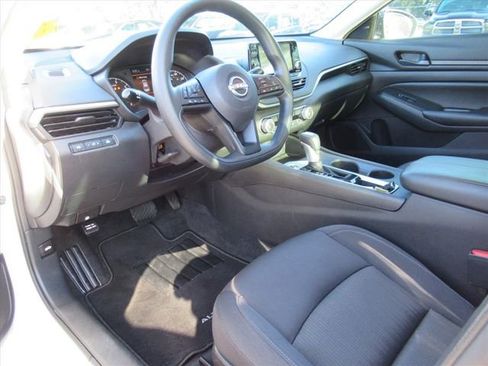 Used 2024 Nissan Altima 2.5 S image 15