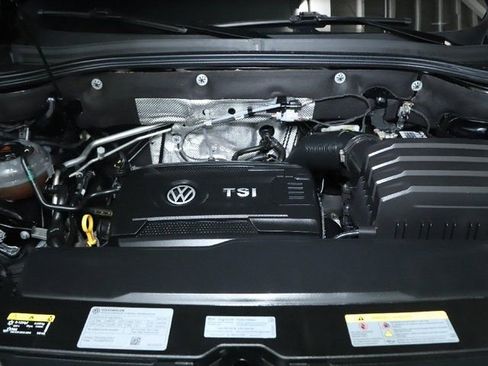 Used 2023 Volkswagen Atlas Cross Sport SE AWD/4WD image 35