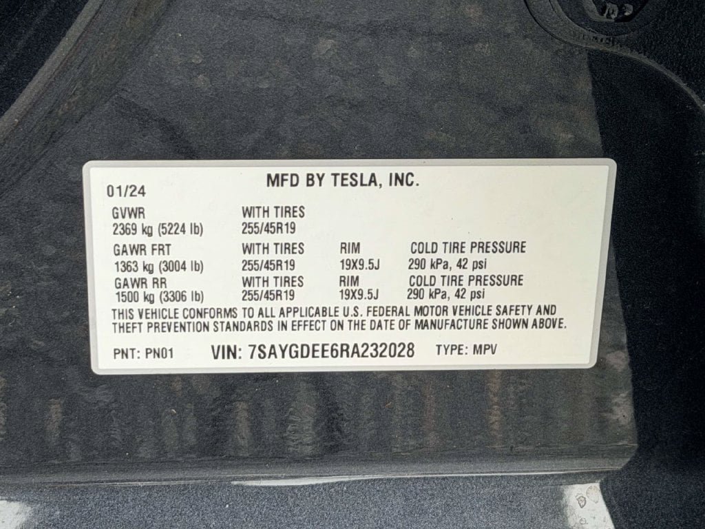Used 2024 Tesla Model Y Long Range AWD/4WD image 27