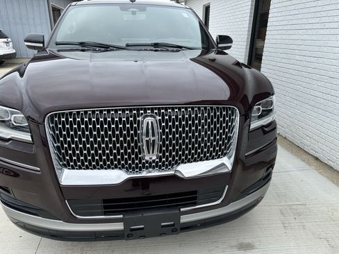 Used 2023 Lincoln Navigator Reserve AWD/4WD image 10