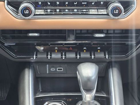 Used 2024 GMC Canyon AT4 w/ AT4 Premium Package image 21