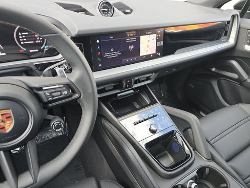 New 2026 Porsche Cayenne Coupe image 21