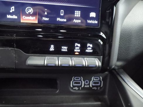 Used 2023 RAM 1500 Laramie AWD/4WD image 27