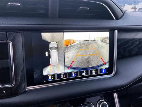 Used 2024 GMC Yukon XL Denali image 21