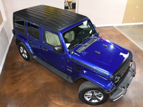 Used 2018 Jeep Wrangler Unlimited Sahara AWD/4WD image 73