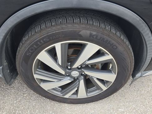 Used 2015 Nissan Murano Platinum w/ Platinum Technology Package FWD image 9