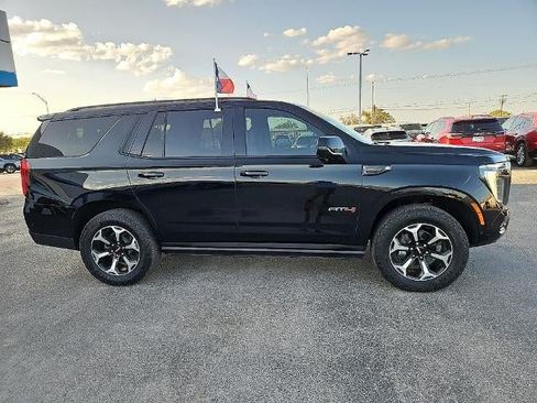 Used 2025 GMC Yukon AT4 w/ AT4 Premium Plus Package AWD/4WD image 9