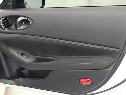 Used 2024 Nissan Z NISMO w/ Floor Mat Package RWD image 23
