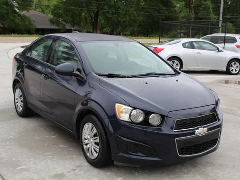 Used 2015 Chevrolet Sonic LS image 22