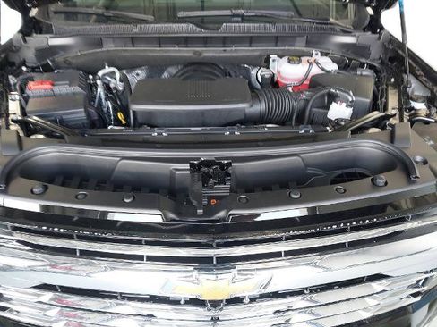 New 2026 Chevrolet Suburban Premier w/ Sun And Tow Package AWD/4WD image 30
