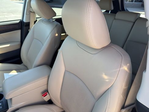 Used 2019 Subaru Outback 2.5i Limited image 12