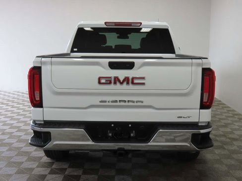 Used 2025 GMC Sierra 1500 SLT image 4