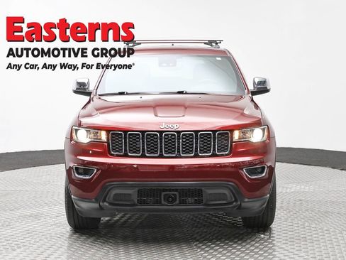 Used 2021 Jeep Grand Cherokee Laredo w/ Security & Convenience Group AWD/4WD image 2