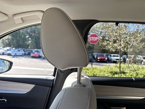 Used 2024 MAZDA CX-90 Plug-In Hybrid w/ Premium Pkg image 17