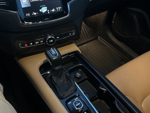 Used 2017 Volvo XC90 T6 Momentum image 23
