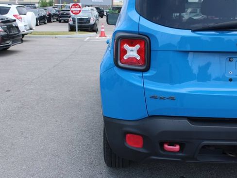 Used 2015 Jeep Renegade Trailhawk w/ Premium Leather Group AWD/4WD image 41